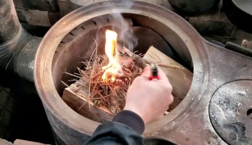 全てが凍る2月の山小屋で犬と過ごす〜薪ストーブで解凍